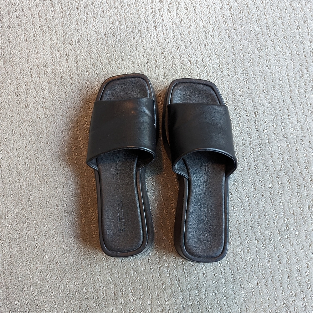 Alohas Black Platform Sandals